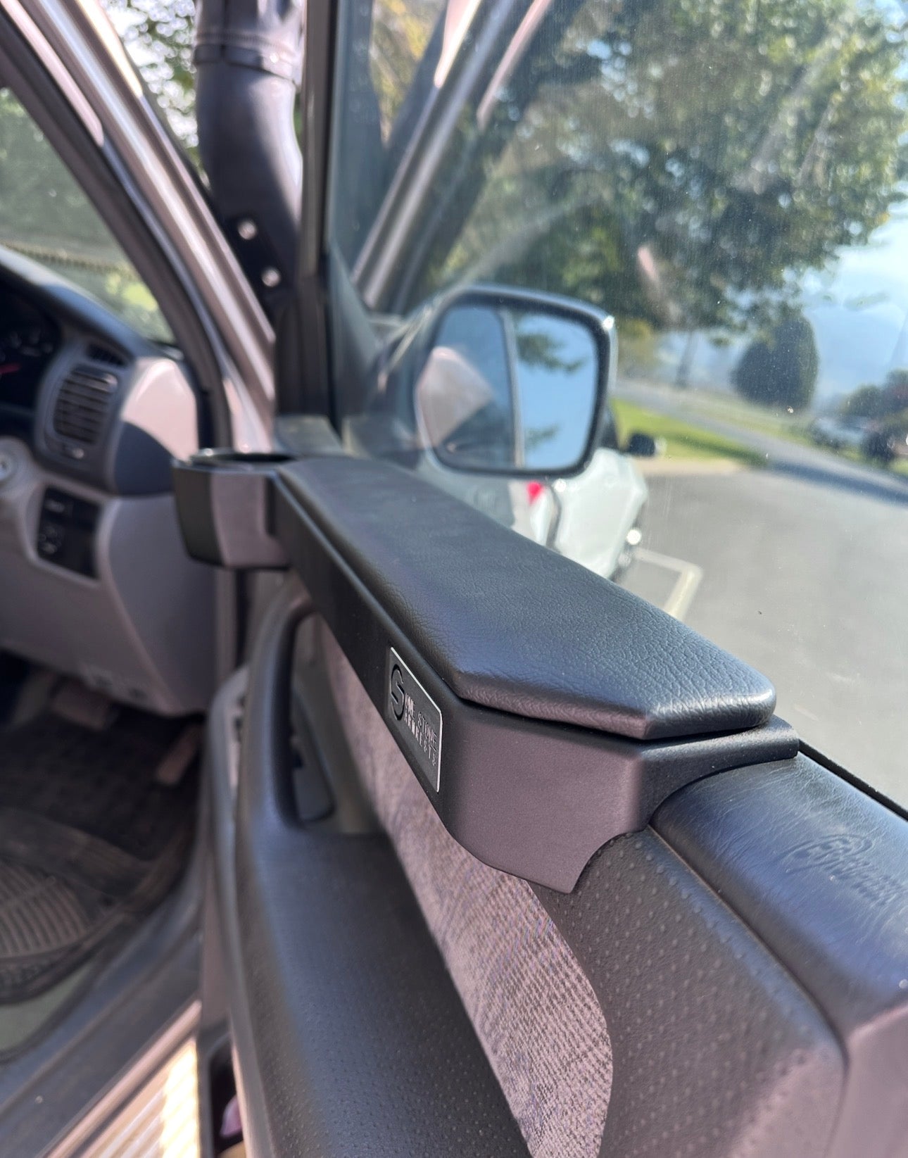 100 Series Landcruiser Armrests Black.(Driver and Passenger)